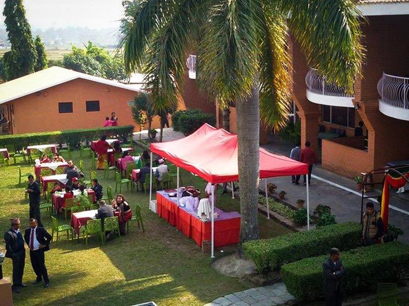 Royal Palm Resort Pokhara Esterno foto